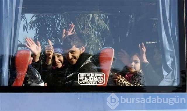 Suriyeli muhalifler 'devrimin başkenti' Humus'tan çekiliyor