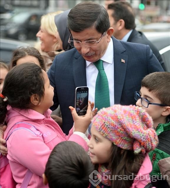 Davutoğlu çocukları ofisinde ağırladı