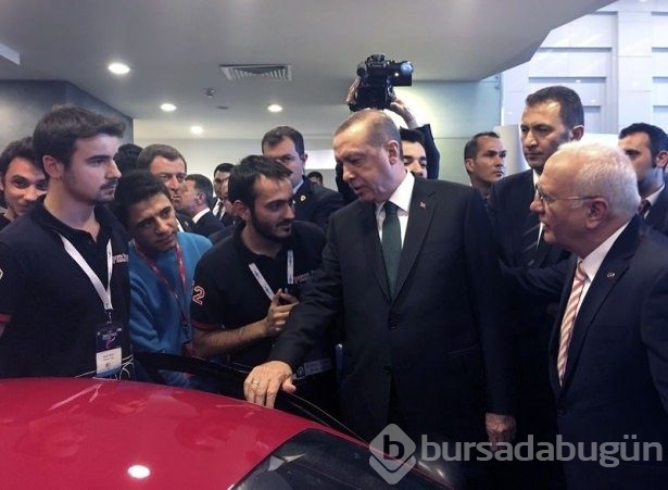 Cumhurbaşkanı Erdoğan elektrikli aracı beğendi