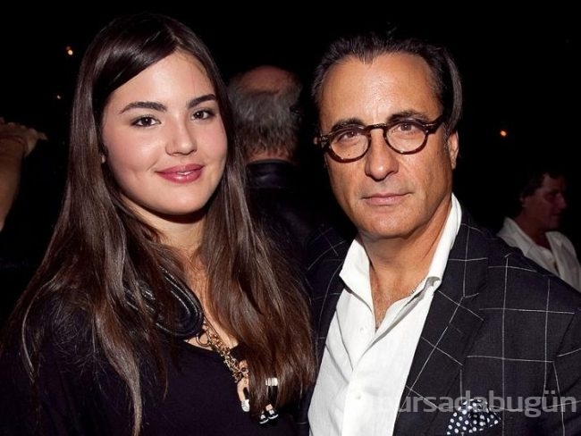 Andy Garcia'nın kızı Alessandra kapak kızı oldu