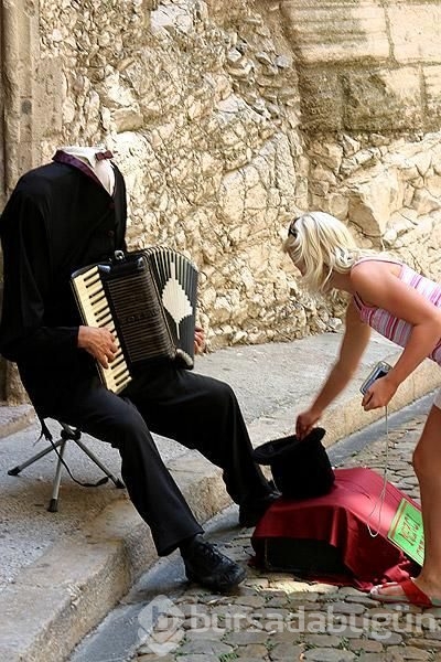 Plajı karıştırdı!