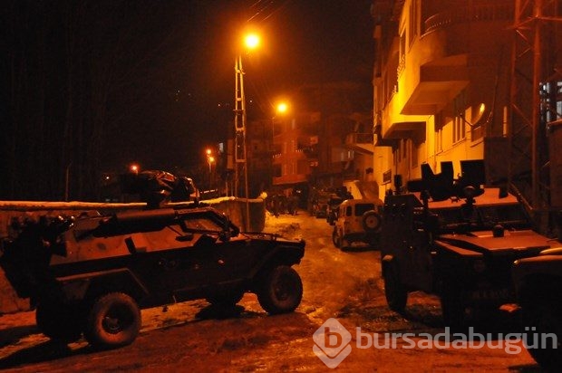 Hakkari'de 20 zırhlı araçla operasyon