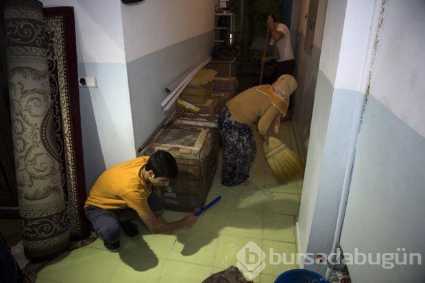 İSKİ'nin deposu patladı, evleri su bastı