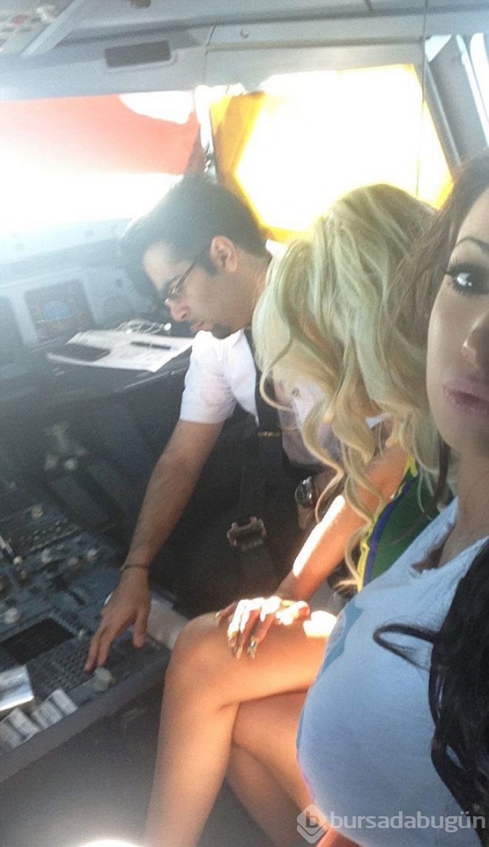 Kokpitteki bu poz pilotu yaktı