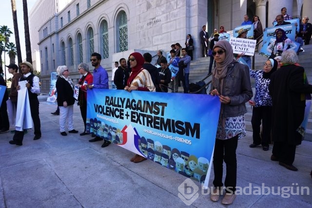 California Müslümanları şiddete karşı toplandı