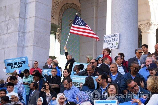 California Müslümanları şiddete karşı toplandı