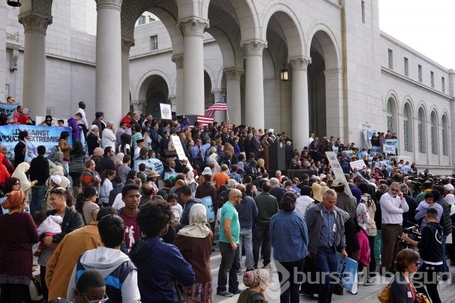 California Müslümanları şiddete karşı toplandı