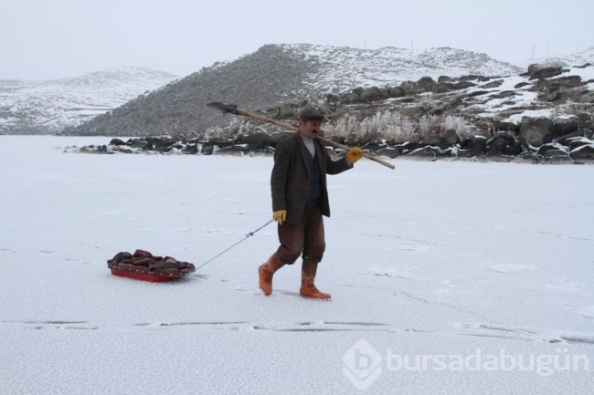 Çıldır Gölü dondu