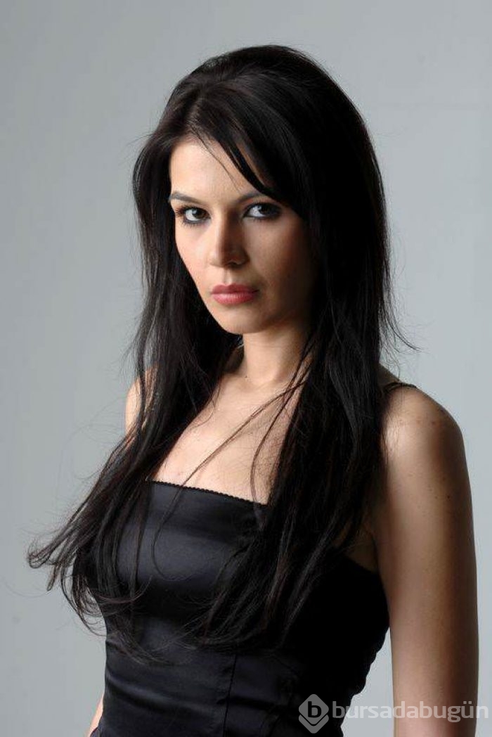 Hatice Şendil'in cesur kıyafeti