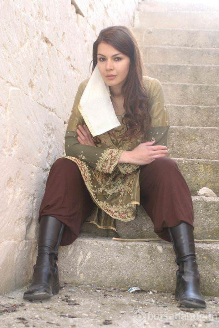 Hatice Şendil'in cesur kıyafeti
