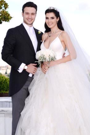 Hatice Şendil'in cesur kıyafeti