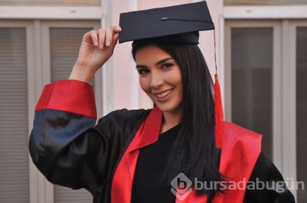 Hatice Şendil'in cesur kıyafeti