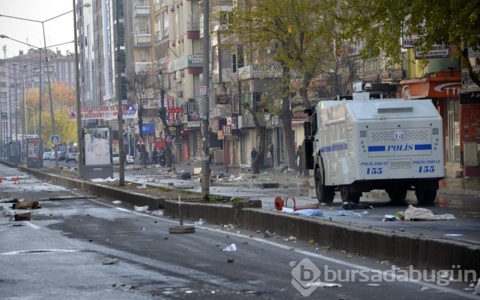 Diyarbakır'da eylem çağrısı sokakları savaş alanına çevirdi!