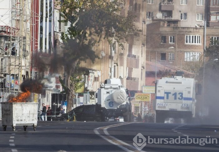 Diyarbakır'da eylem çağrısı sokakları savaş alanına çevirdi!