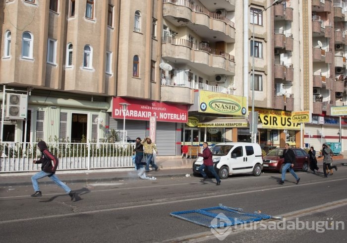 Diyarbakır'da eylem çağrısı sokakları savaş alanına çevirdi!