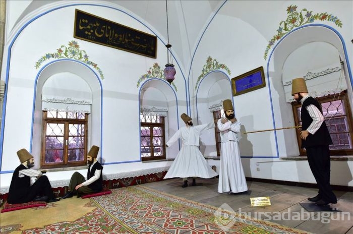 Mevlana Müzesi ziyaretçilerini ağırlıyor