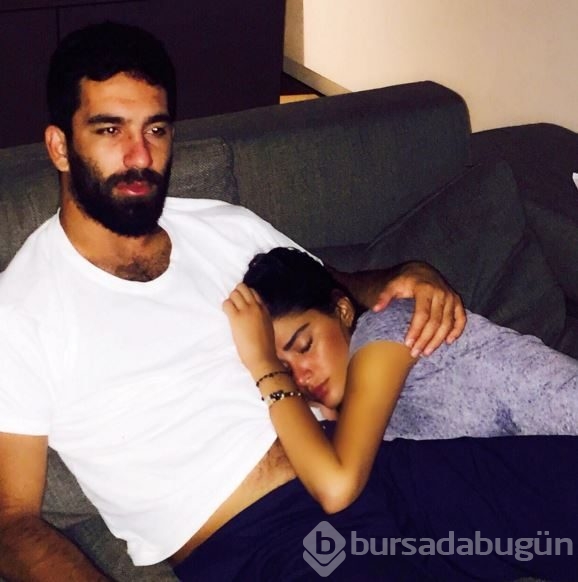 Ünlü çift düğün hazırlıklarına başladı!