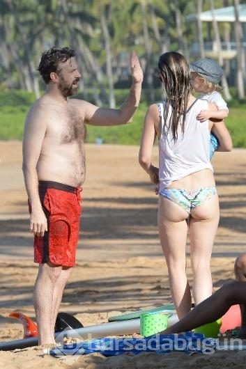 Olivia Wilde kocası ve çocuğuyla birlikte tatilde