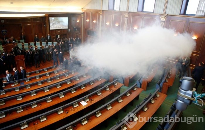 Kosova Meclisi'nde ikinci 'gazlı' protesto