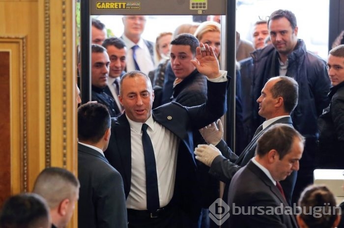 Kosova Meclisi'nde ikinci 'gazlı' protesto