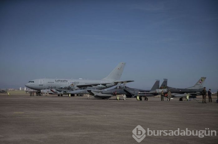 Savaş uçakları incirlikte sahneye çıktı