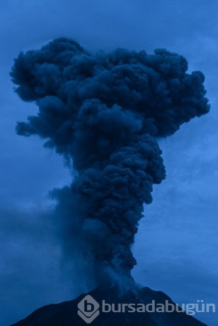Sinabung Yanardağı uyandı