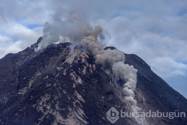 Sinabung Yanardağı uyandı