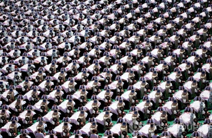 Çin'de kalabalığın sanata dönüştüğü 35 fotoğraf