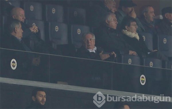 Çıldırdı! Zorla kart görmek istiyorsun galiba!