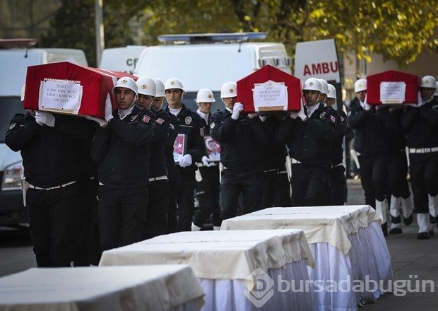 Şehit olan polisler için tören