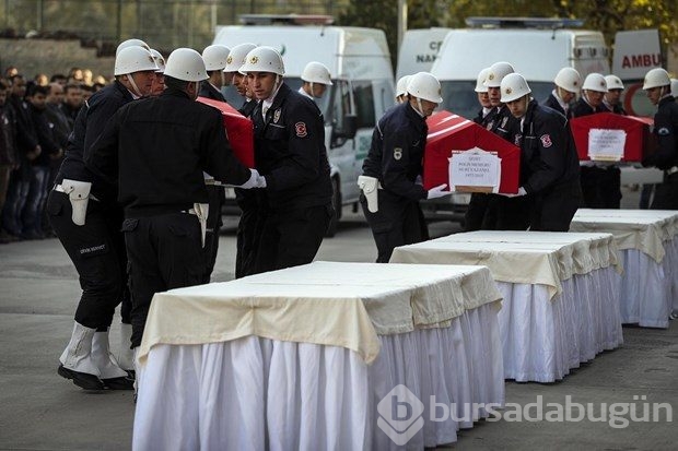 Şehit olan polisler için tören