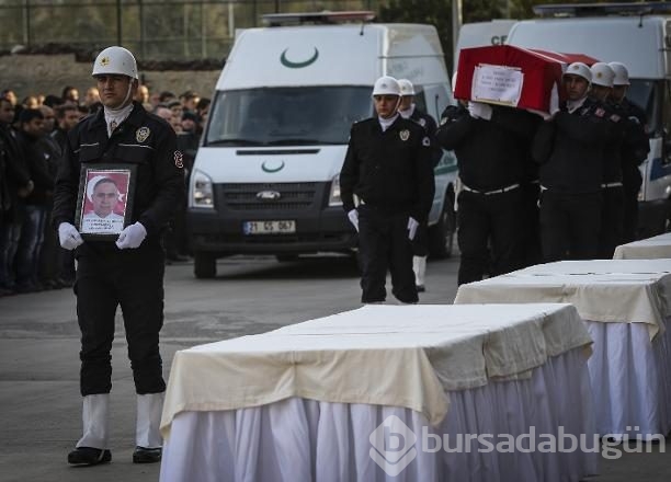 Diyarbakır'da şehit olan polisler için tören düzenlendi