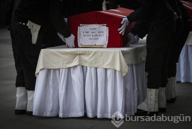 Diyarbakır'da şehit olan polisler için tören düzenlendi