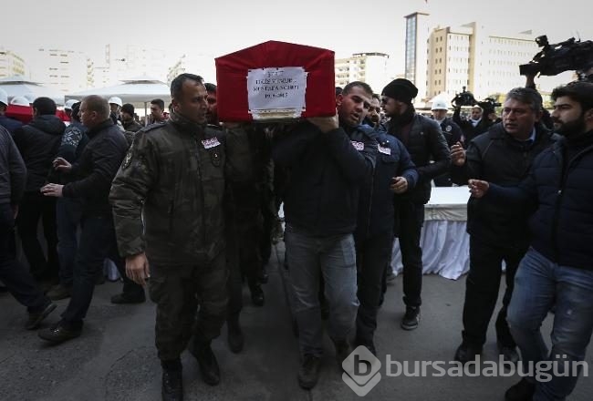Diyarbakır'da şehit olan polisler için tören düzenlendi