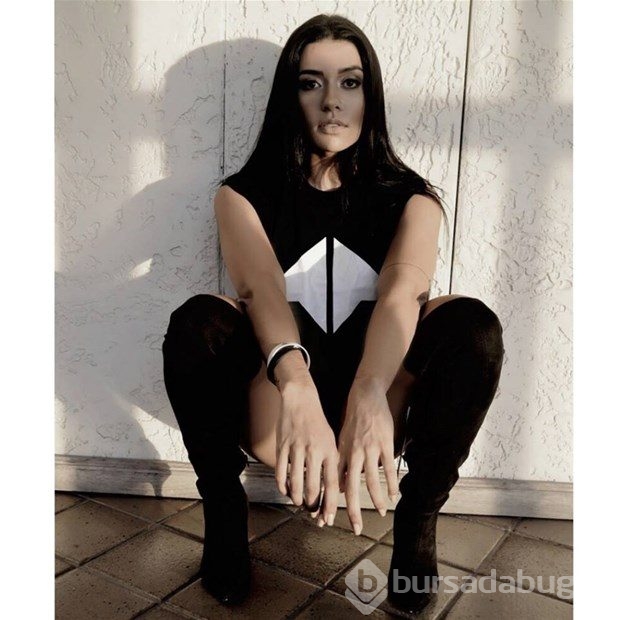 Sözünü tuttu ve soyundu! 