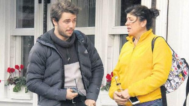 Kızlar utandırdı