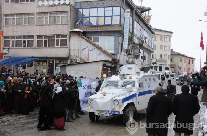 Hakkari'de izinsiz gösteriye müdahale edildi!	