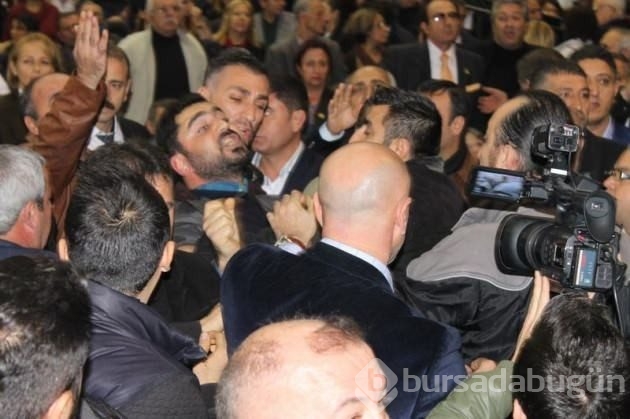 CHP kongresinde Tuncay Özkan'a saldırı