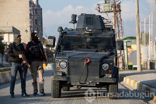 Polis evlere böyle girdi