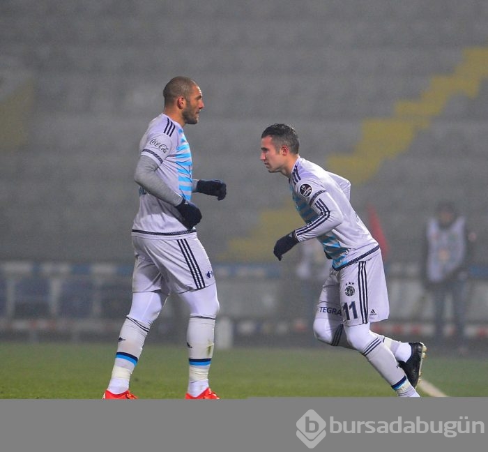 Van Persie ile Fernandao arasında soğuk rüzgarlar