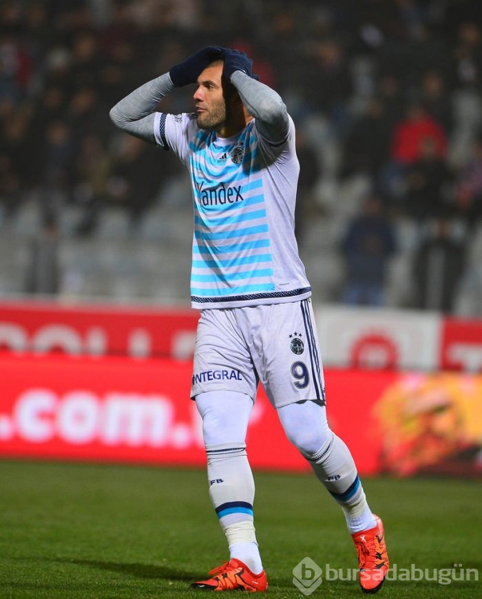 Van Persie ile Fernandao arasında soğuk rüzgarlar