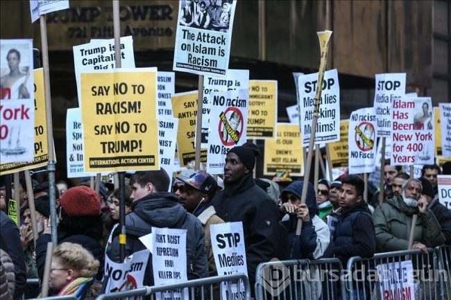 Cumhuriyetçi aday Trump New York'ta protesto edildi