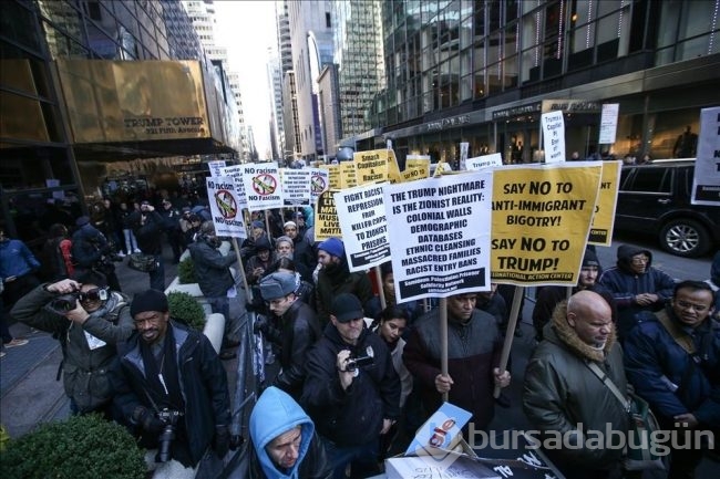 Cumhuriyetçi aday Trump New York'ta protesto edildi