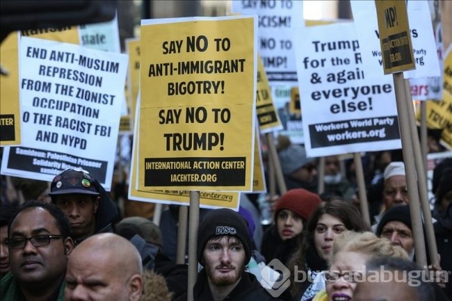 Cumhuriyetçi aday Trump New York'ta protesto edildi