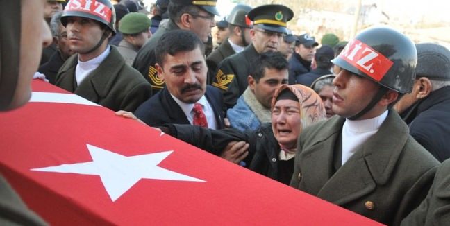 Manisa'da şehit Erdoğan Kayayı 2 bin kişi uğurladı