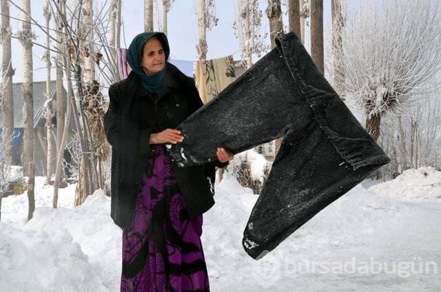 Doğu'da soğuk hava çamaşırları dondurdu	