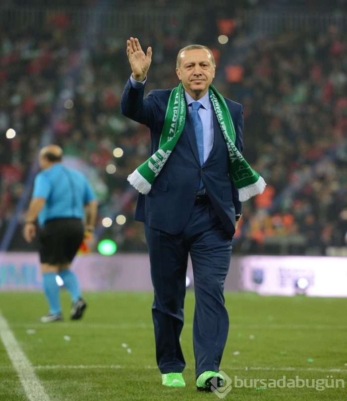 Bursa Büyükşehir Stadyumu hizmete açıldı	