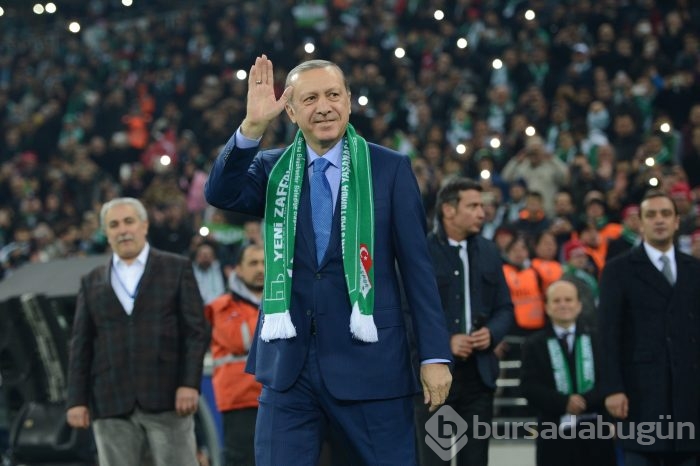 Bursa Büyükşehir Stadyumu hizmete açıldı	