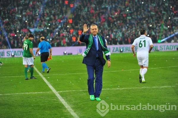 Bursa Büyükşehir Stadyumu hizmete açıldı	
