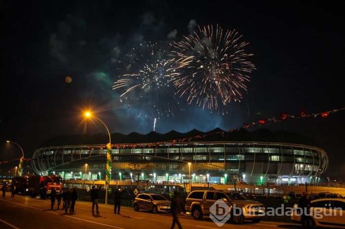 Bursa Büyükşehir Stadyumu hizmete açıldı	